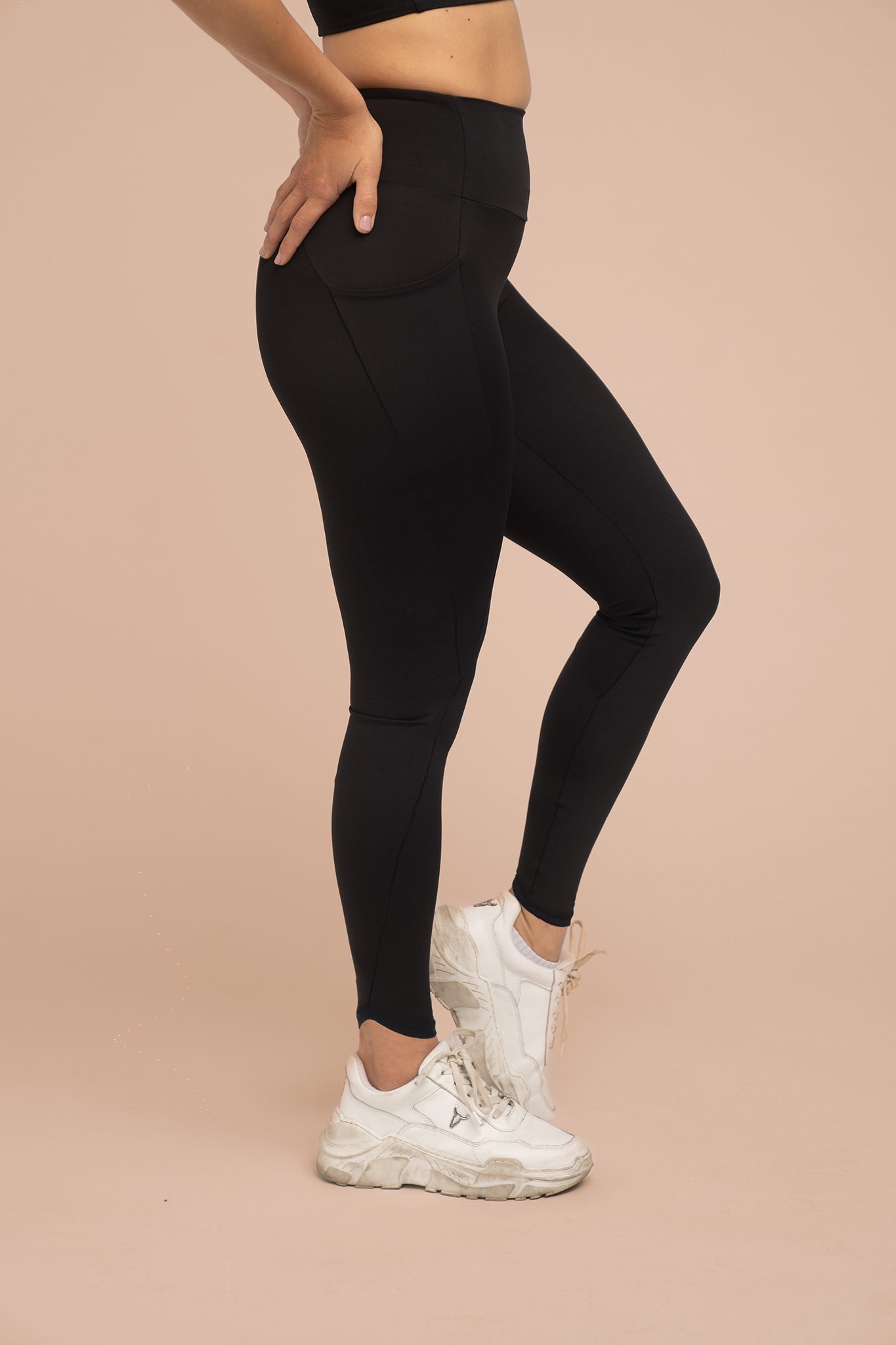 Compressive Wrap Legging with Pockets - Black