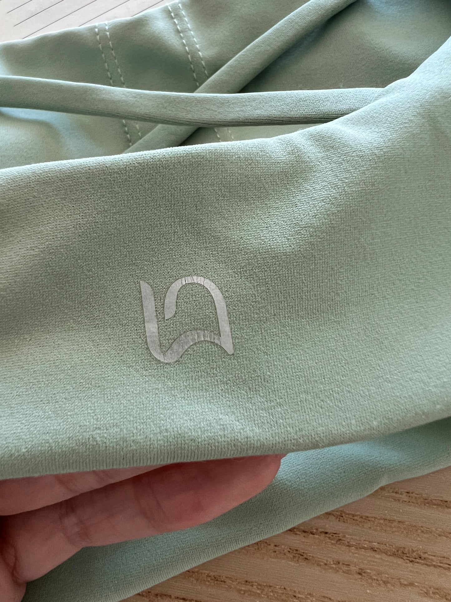 LUNIES: Cora Scoopneck / X Back Bra - Pistachio