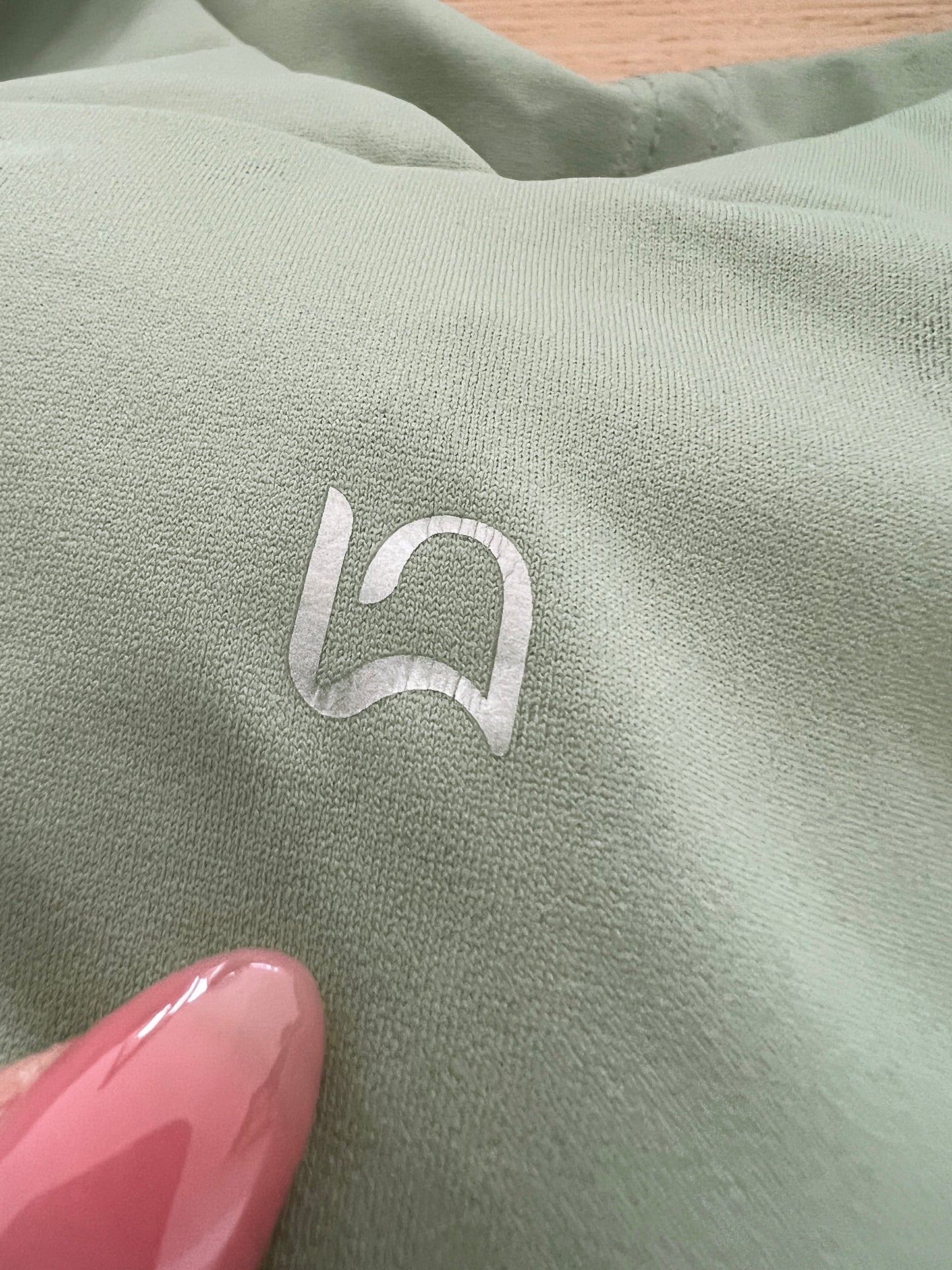 LUNIES: Ava Crossover / V Back Bra - Pistachio