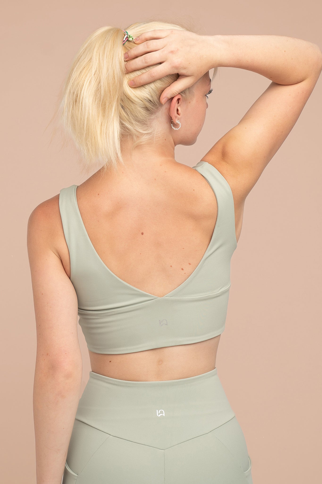 Ava Crossover / V Back Bra - Pistachio