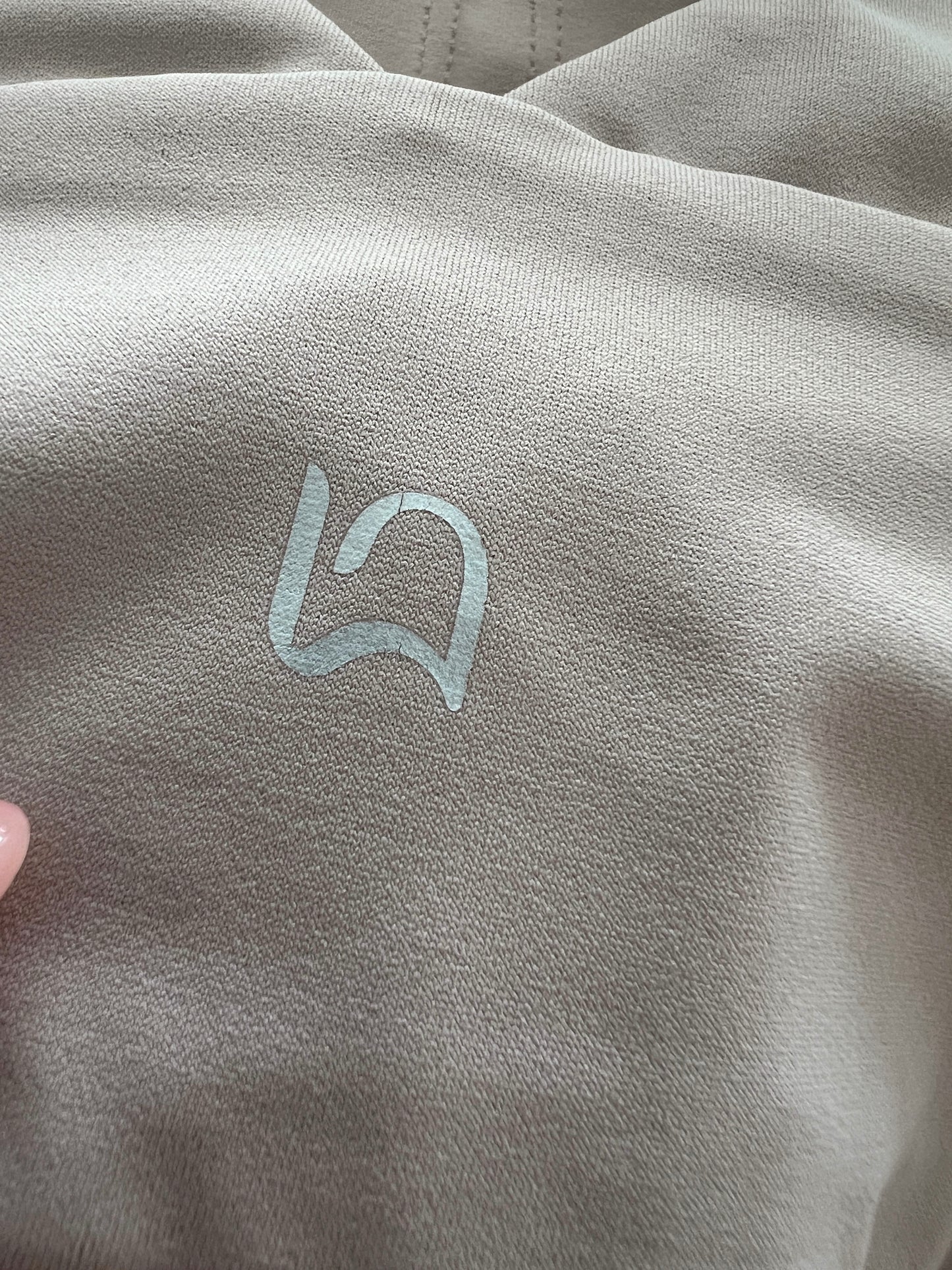 LUNIES: Ava Crossover / V Back Bra - Almond